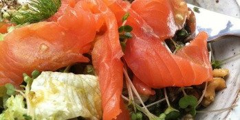 Une recette simple et goûteuse : salade de saumon au Goji